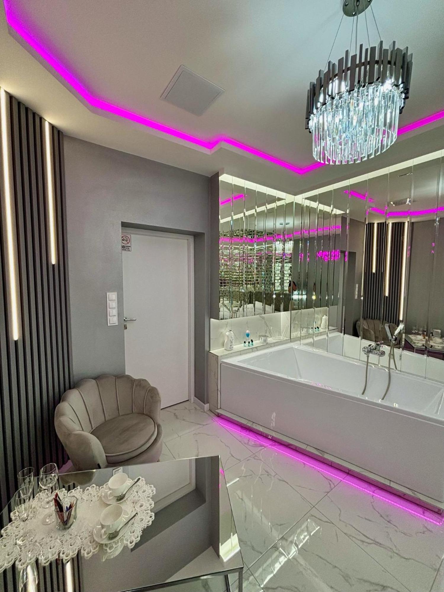 Apartament "Prezydencki Deluxe" Centrum Z Duza Wanna Dla Dwojga Gniezno Exterior foto